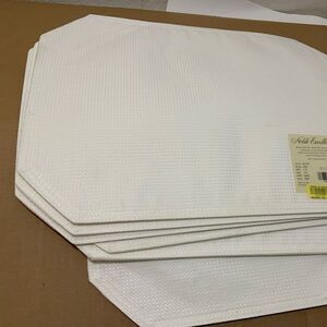 New Noble Excellence 100% Dacron Polyester placemats set of 6